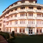 Hotel Vatika - The Riverside Resort