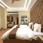 Grand Him Queen Hot And Cold Rooms