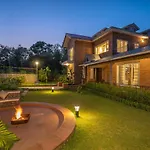 Stayvista At Dhauladhar House - 4Br Luxurious Chateau In Kangra