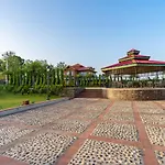 Stayvista At Dhauladhar House - 4Br Luxurious Chateau In Kangra