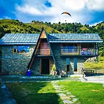 Griffons Cafe And Stay