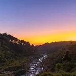 Stayvista At Creek Edge Home - Pet Friendly Villa With Mountain Views, Lawn, Near Water Stream