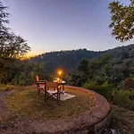 Stayvista At Tea House With Fragrant Tea Gardens