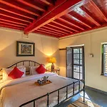 Stayvista At Tea House With Fragrant Tea Gardens