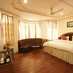 Royal Palace Resort Bhagsunag