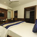 Hotel Pong View