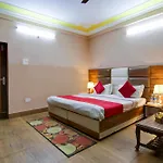 Hotel Varuni- On Mall Road, Mcleod Ganj, Dharamshala