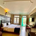 Green Hotel