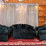 Hotel The Crown, Dharamshala