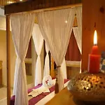 Hotel Gandhi\'S Paradise