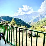 Sristhi Homestay View Point Naddi