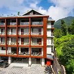 Alt Life Luxe - Himalayan Crown - Dharamkot Mcleodganj