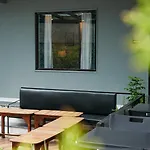Sort By Stays, Kareri