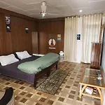 Mountain Breeze Homestay Meclo