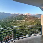 Heryk Hillview Hotel