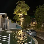 Hotel Aqua Waterfall