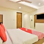 Oyo 4605 Hotel Aakarsh