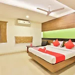 Oyo 4605 Hotel Aakarsh