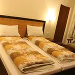 Green Hotel