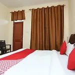 Oyo 35461 Deodar Villa