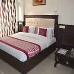 Oyo 10322 Hotel Raja Palace