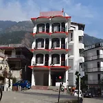 Oyo 10322 Hotel Raja Palace