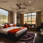 Hotel Holiday Hill, Near Mall Road, Mcleodganj# Parking#Restaurant