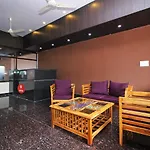 Oyo 8944 Hotel Red Carpet