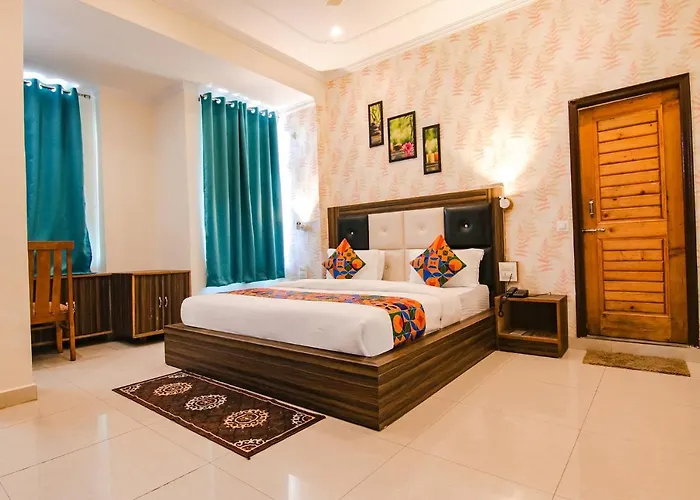 Fabhotel Rakus Place
