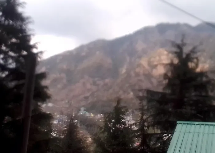 Himalayan Bed & Breakfast, Triund Hill Trekking And Snowline Trekking Hostel
