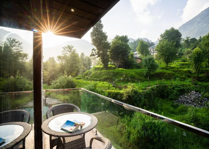 Alt Life Luxe - Himalayan Crown - Dharamkot Mcleodganj