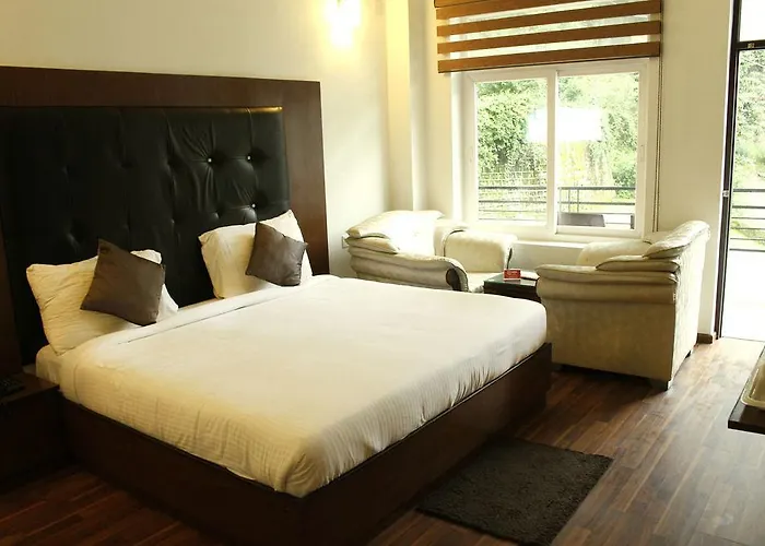 Oyo Rooms Bhagsu Waterfall