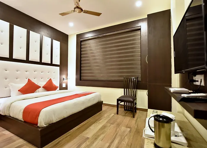 Oyo 12770 Hotel Mirage Residency