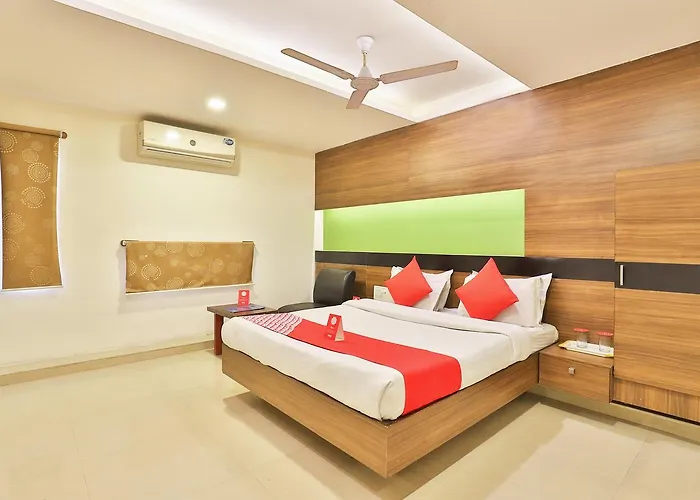 Oyo 4605 Hotel Aakarsh