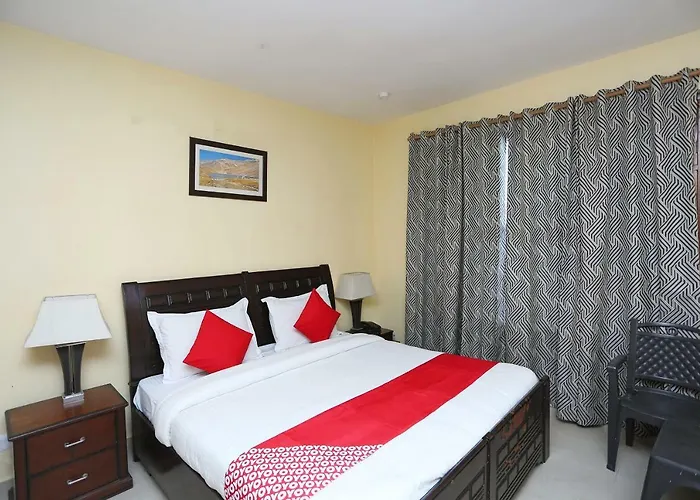 Oyo 35461 Deodar Villa
