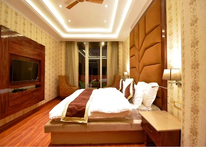 Tih Grand Himqueen - Mcleod Ganj