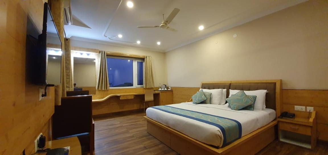 Hotel Quartz Himalayan Brothers