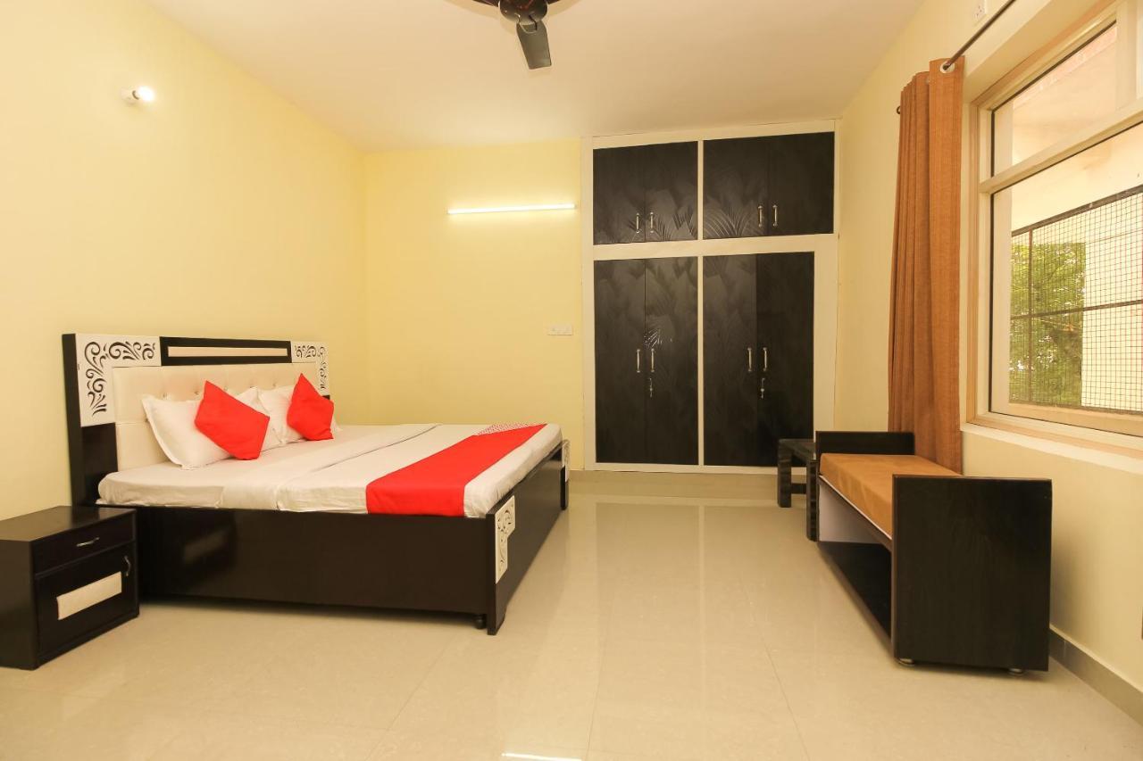 Oyo 39391 Jk Dharamshala