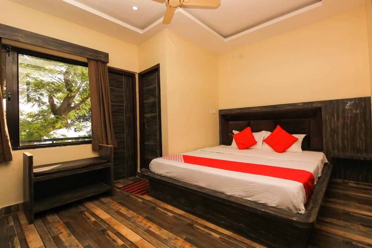 Oyo 39391 Jk 3* Dharamshala