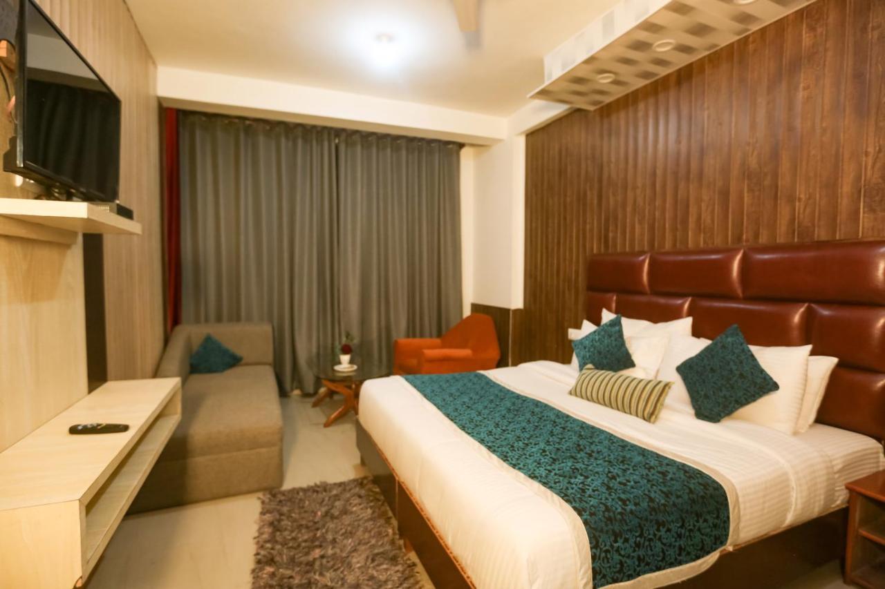 Bob's N Barley Hotel