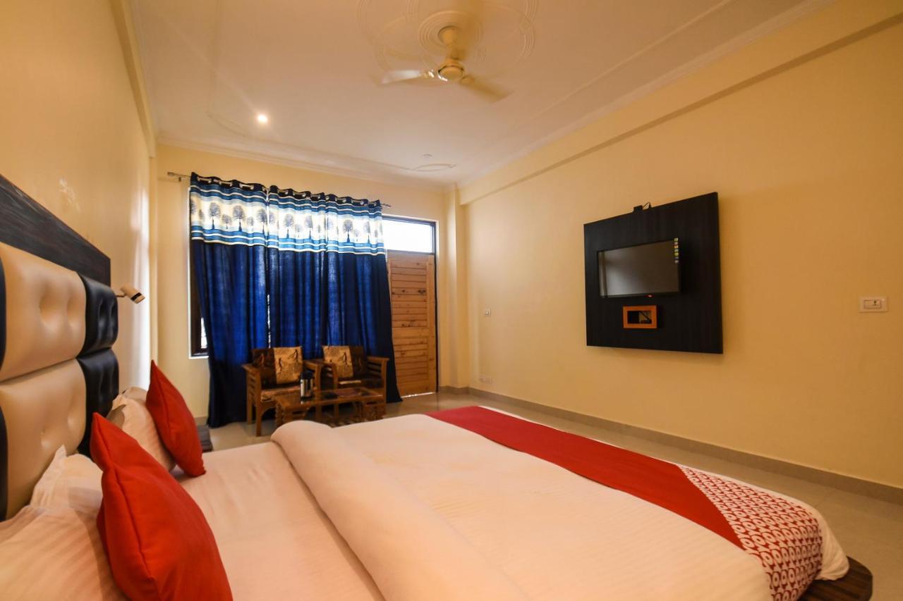 Hotel Capital O 16608 Raku's Place 3*