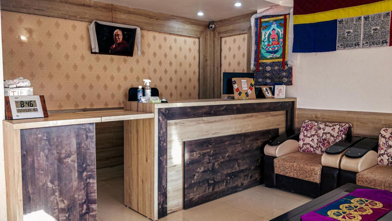 Sakura Hotel 3*
