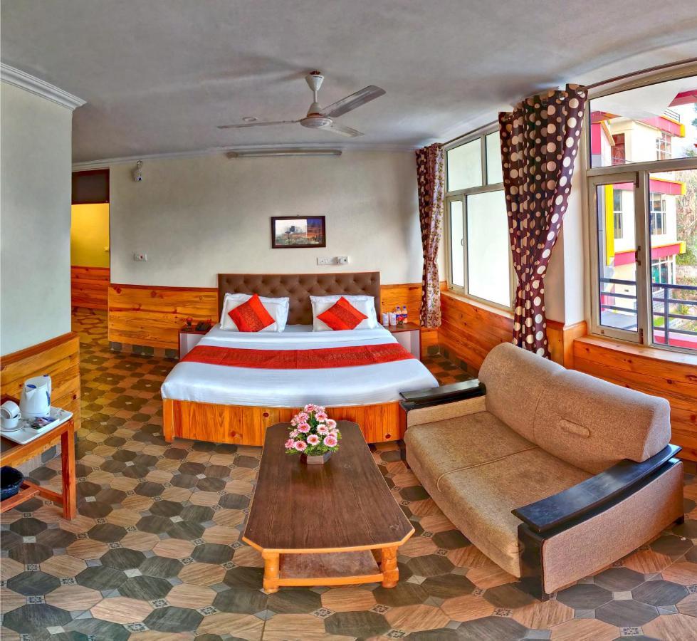 Highland Village 4*