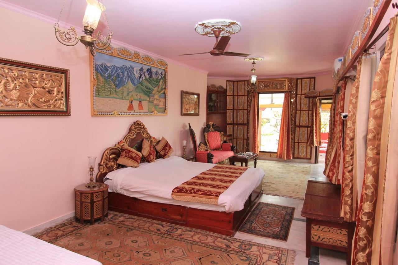 Welcomheritage Grace Hotel