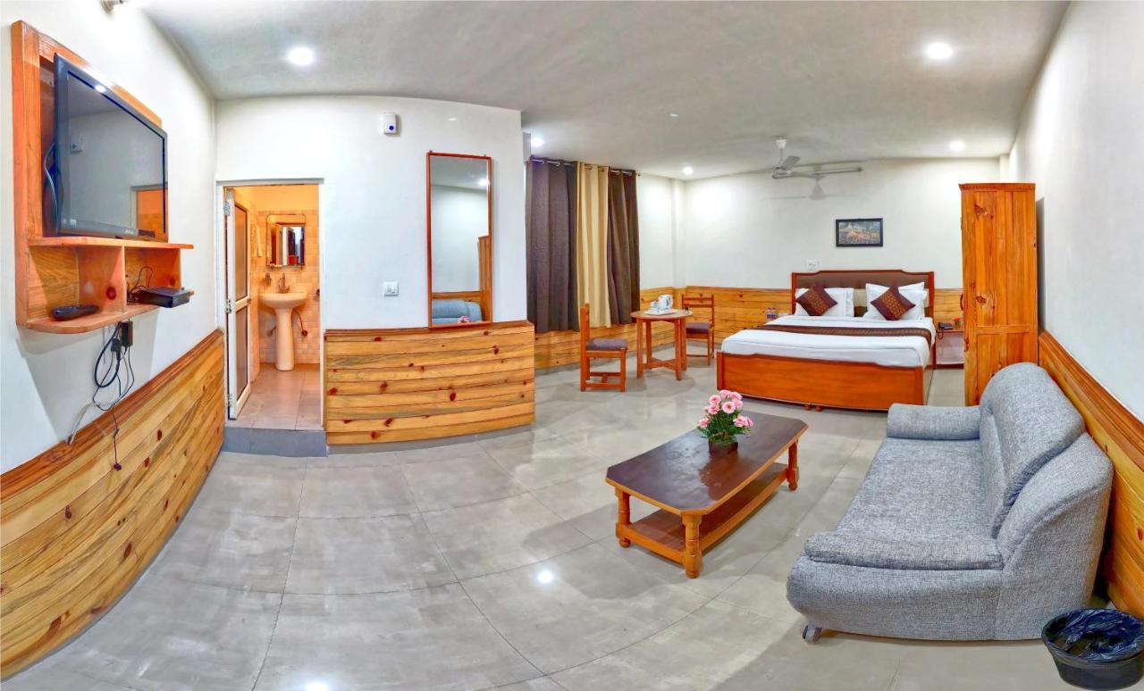 Hotel Highland Village