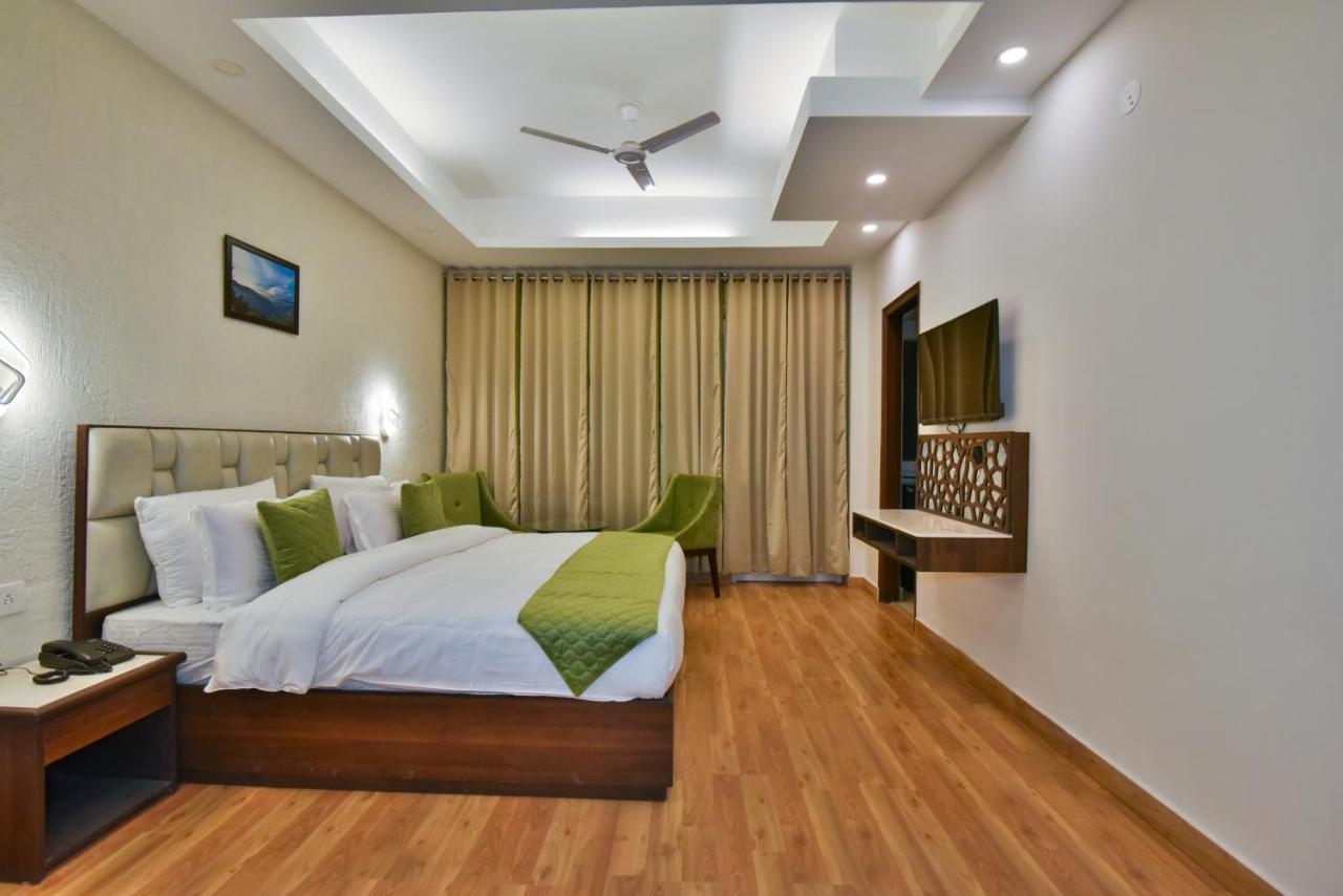 Asian International Hotel