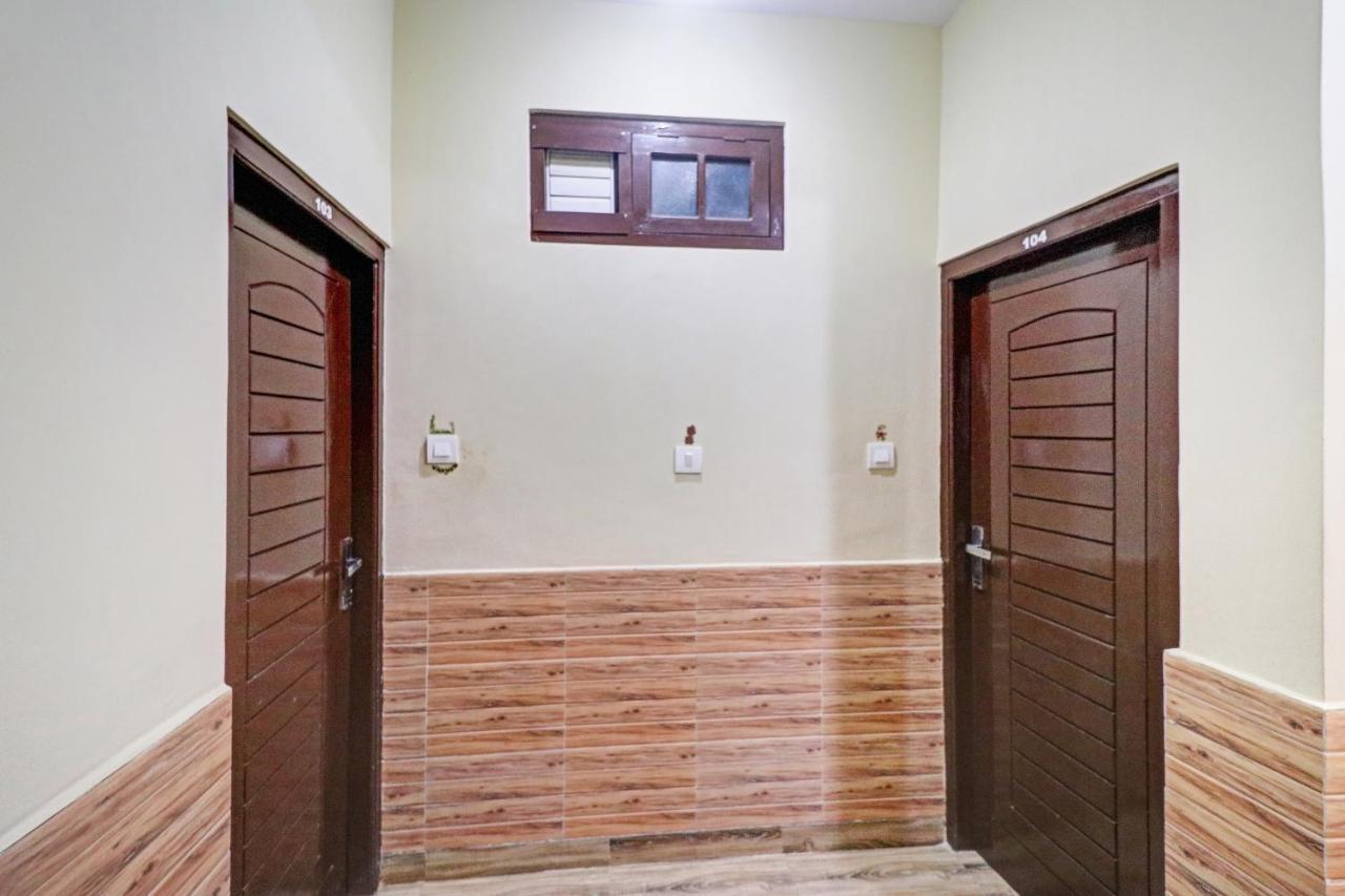 Oyo Om House Hotel 3*