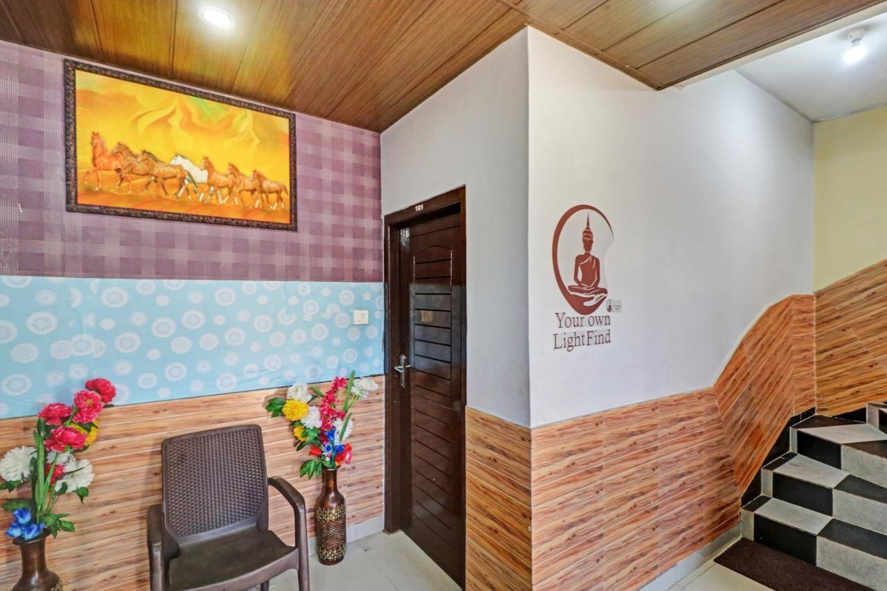 Oyo Om House Hotel 3*