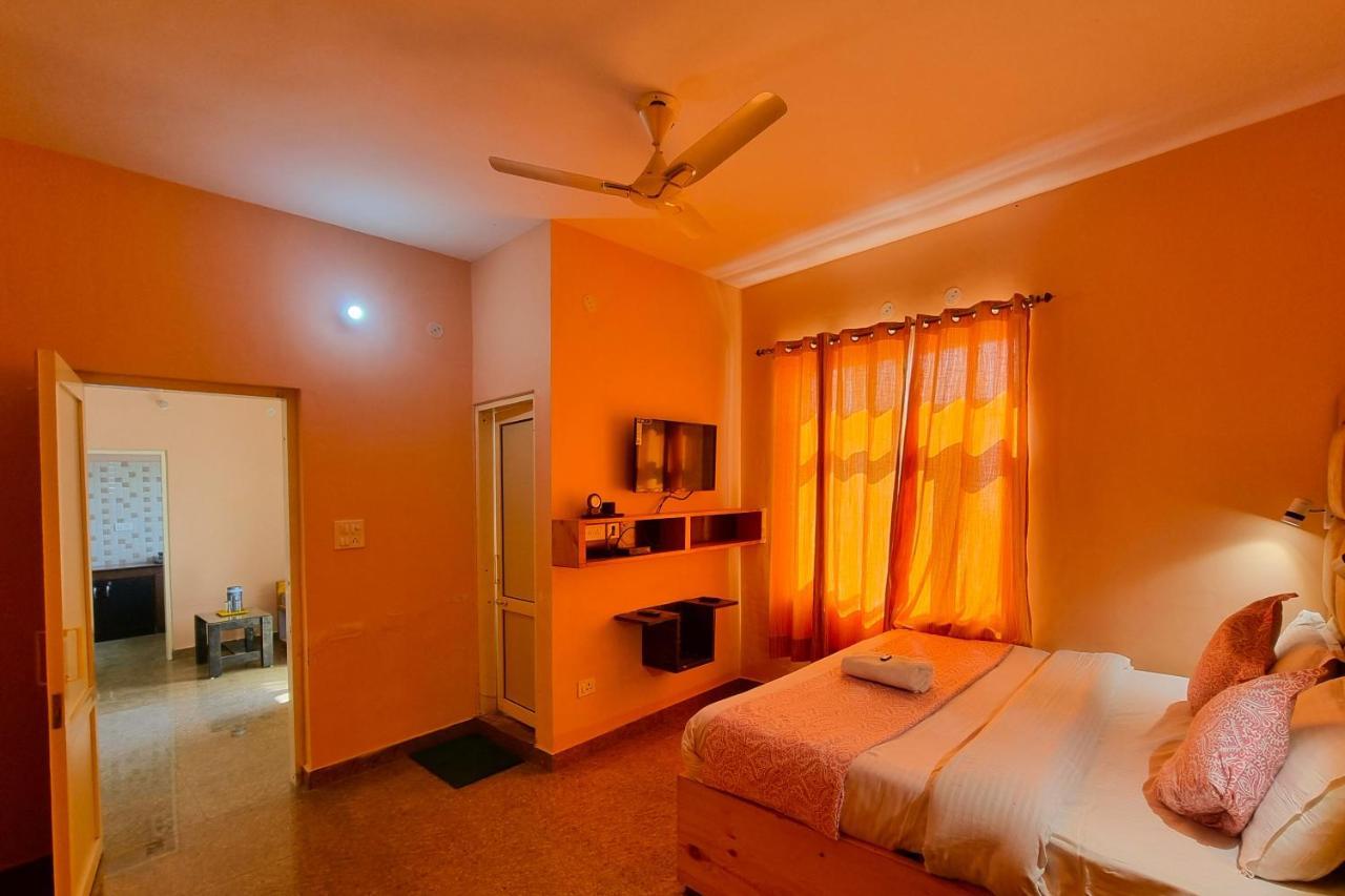 Jk Hotel 2*