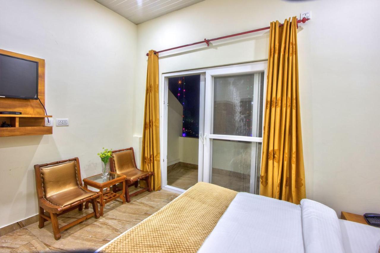 Bliss Valley - Beautiful View Of Mountains From 4* Dharamshala